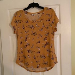 Junior’s Mustard Yellow Floral Tee, size Large